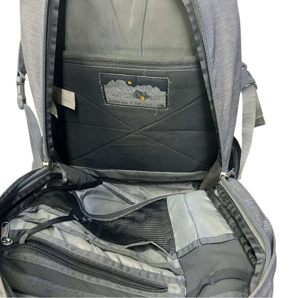 🎒 The North Face Gray “Mainntame” Backpack | Hiking Travel Daypack‎